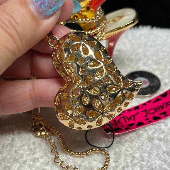 Betsey Johnson open heart xtra large pendant and chain - Picture 7 of 14